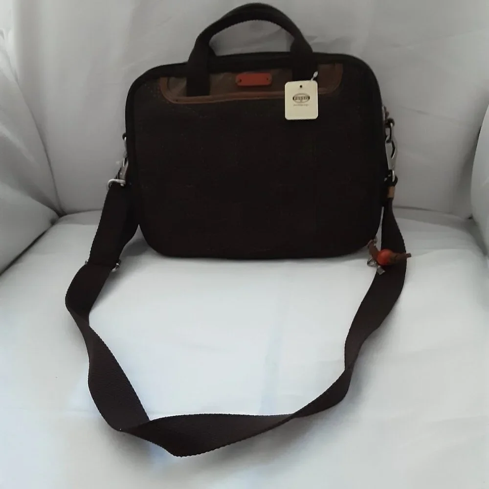 NWT Fossil Key Per Netbook Tablet Brown and Orange Bag‎